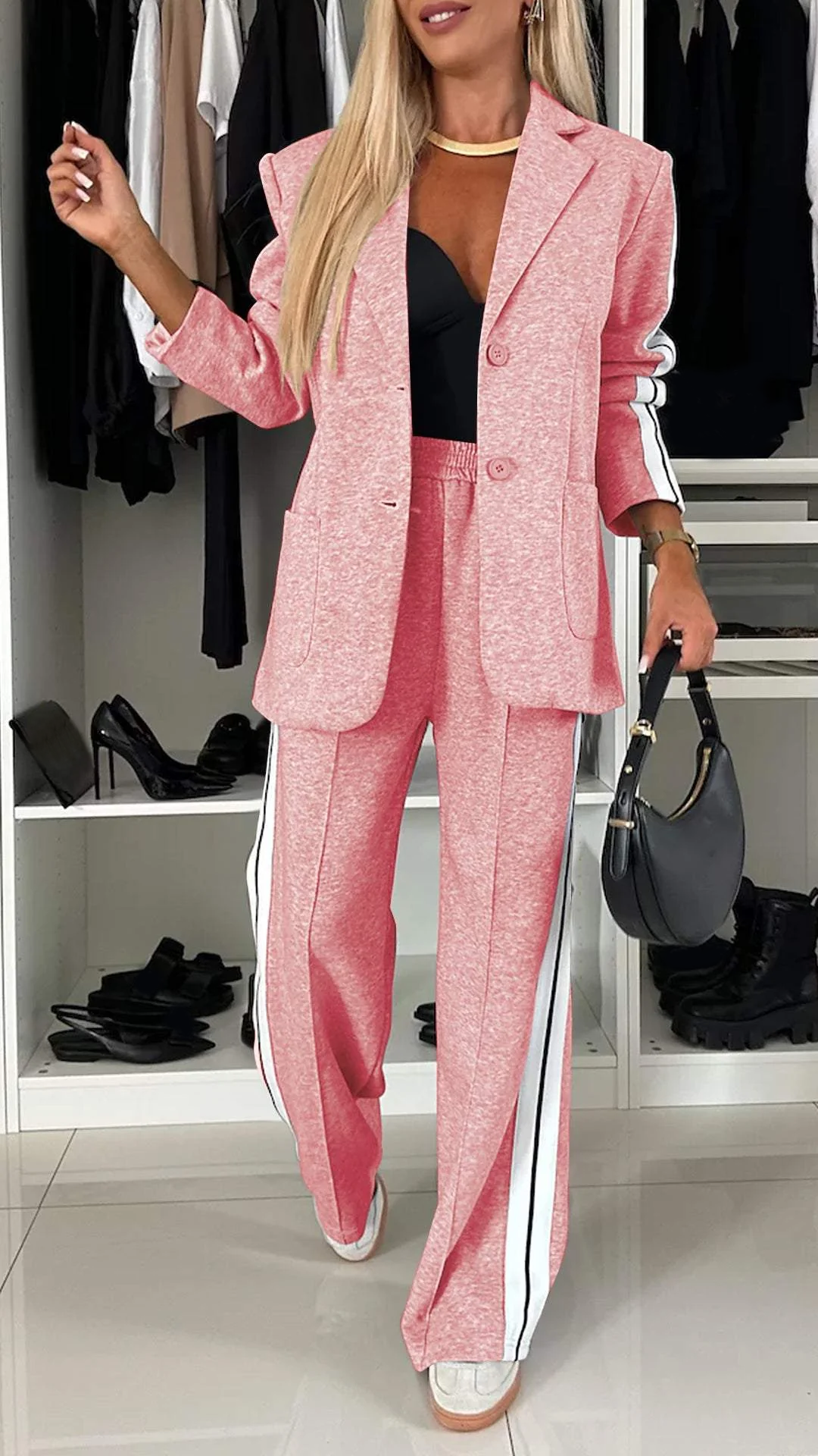 Tenue de bureau élégante et décontractée pour Alice