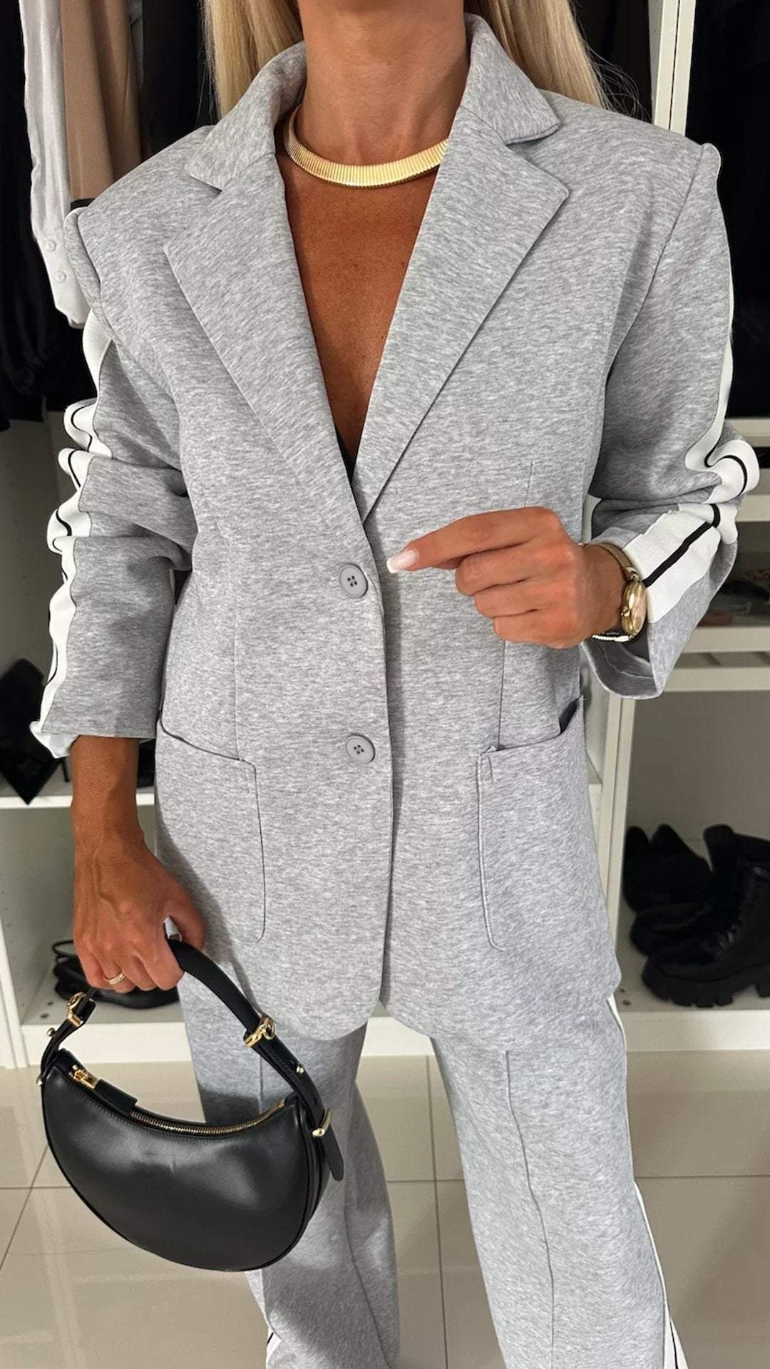 Tenue de bureau élégante et décontractée pour Alice
